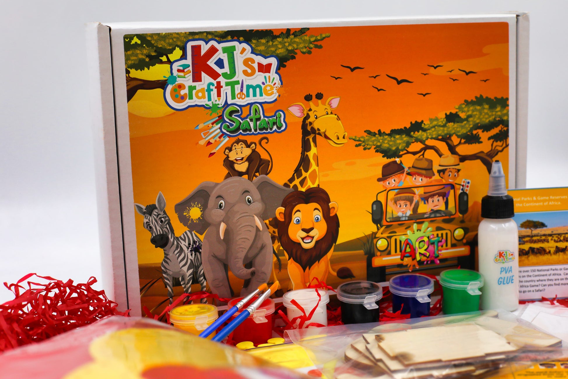 Wooden safari animal craft activity for kids included in the Safari arts and crafts kit.